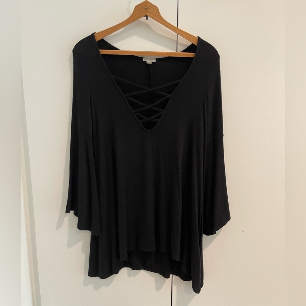 Ecoté Urban Outfitters Women’s Bell Sleeve Top